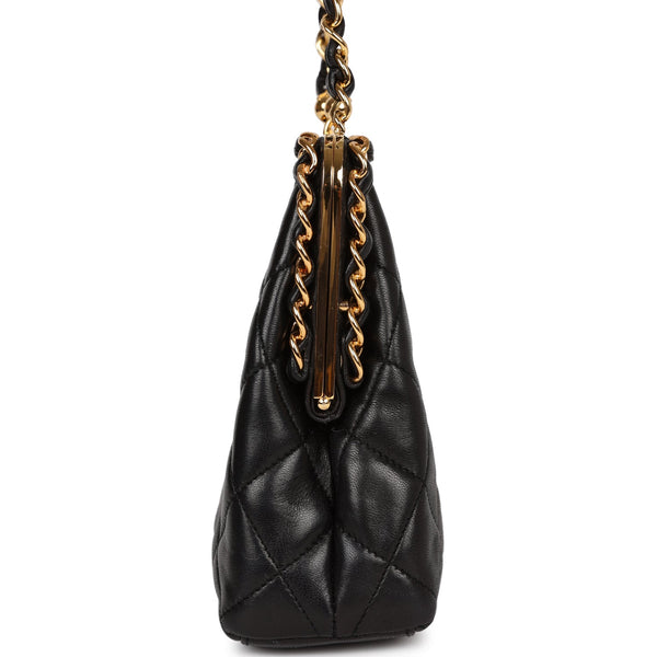 CHANEL  BLACK QUILTED LEATHER CHAIN SHOULDER