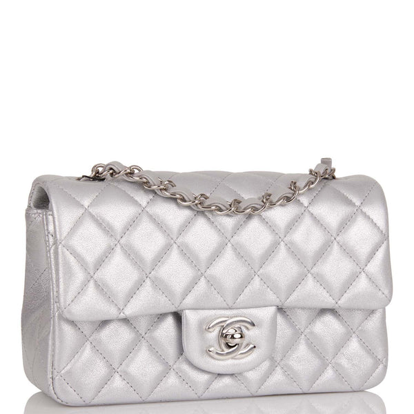 CHANEL●美品●憂いを秘めたペンギンちゃん●グレー s-l1200.jpg