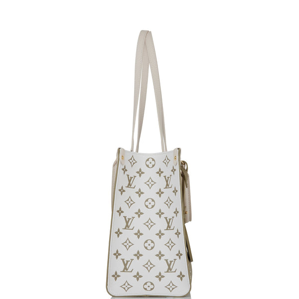 Louis Vuitton Monogram Giant Spring In The City Onthego MM Tote (SHF-2 –  LuxeDH