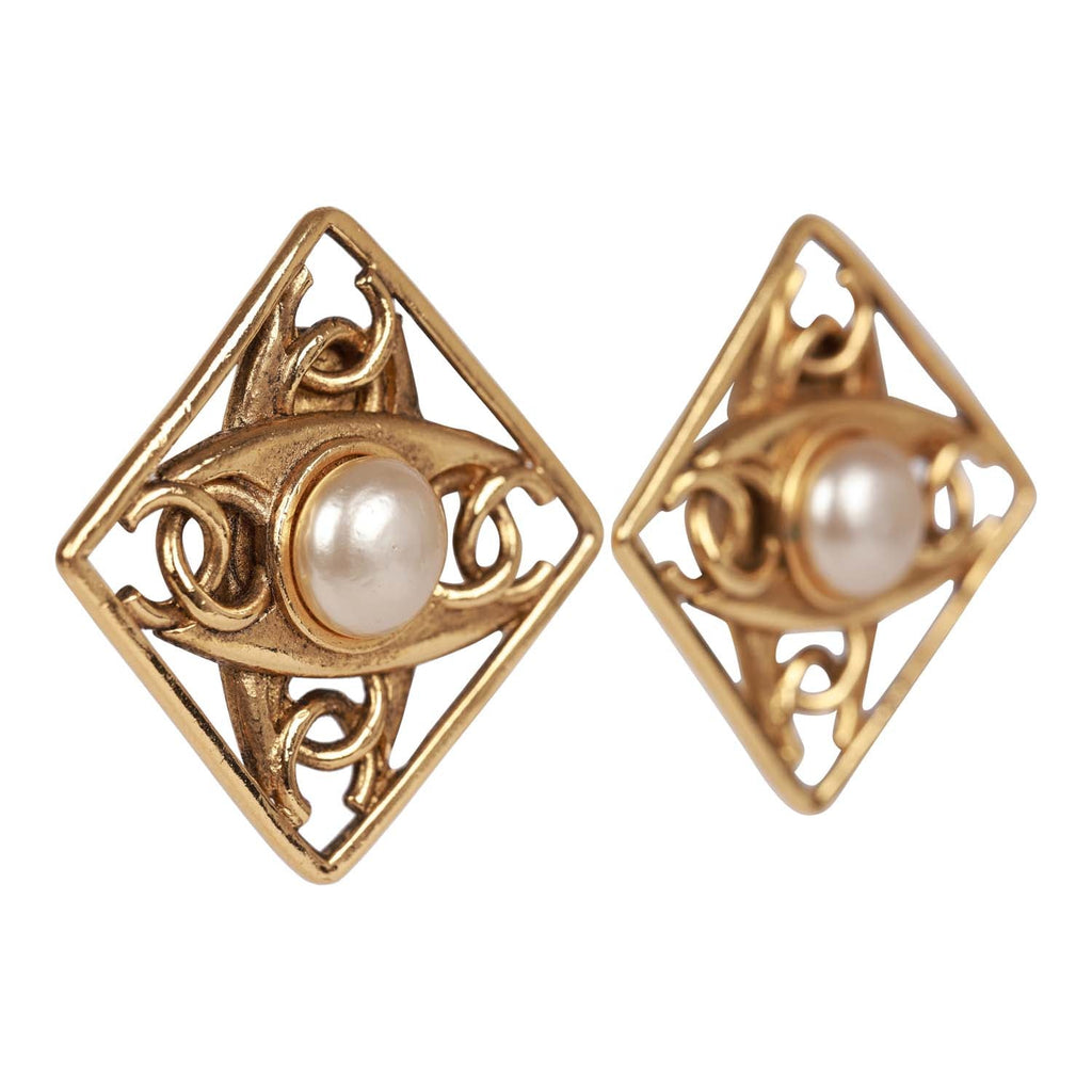 Vintage Chanel Gold Tone CC Square Pearl Earrings – Madison Avenue Couture