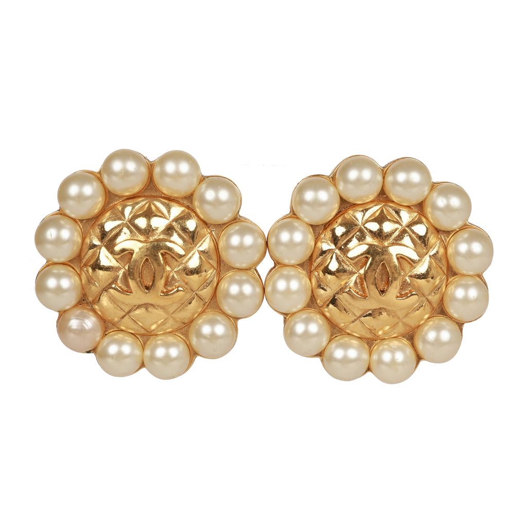 Chanel Vintage CC Logo Pearl Circle Gold Earrings