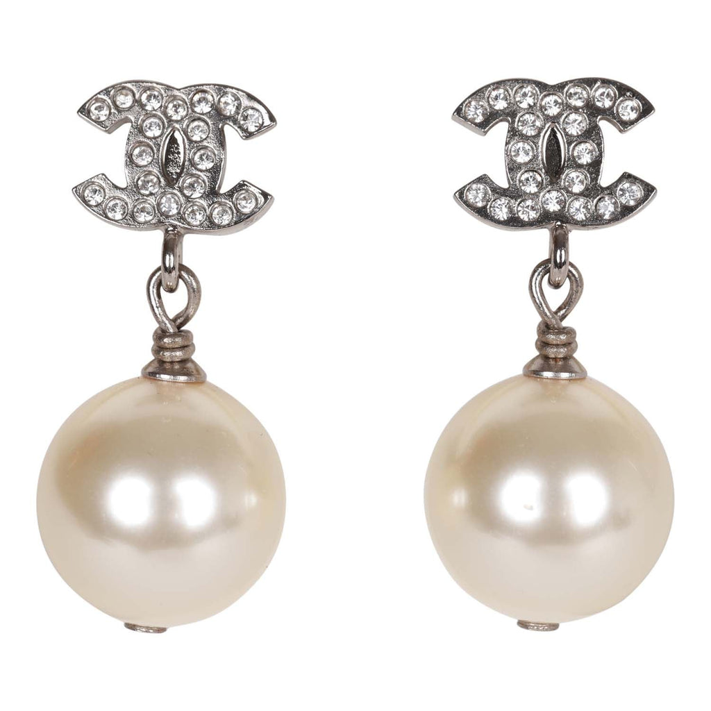 Chanel Silver CC Faux Crystal Pearl Drop Earrings – Madison Avenue