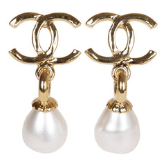 Chanel CC Pearl Drop Dangle Earrings Pearl & Gold Metal