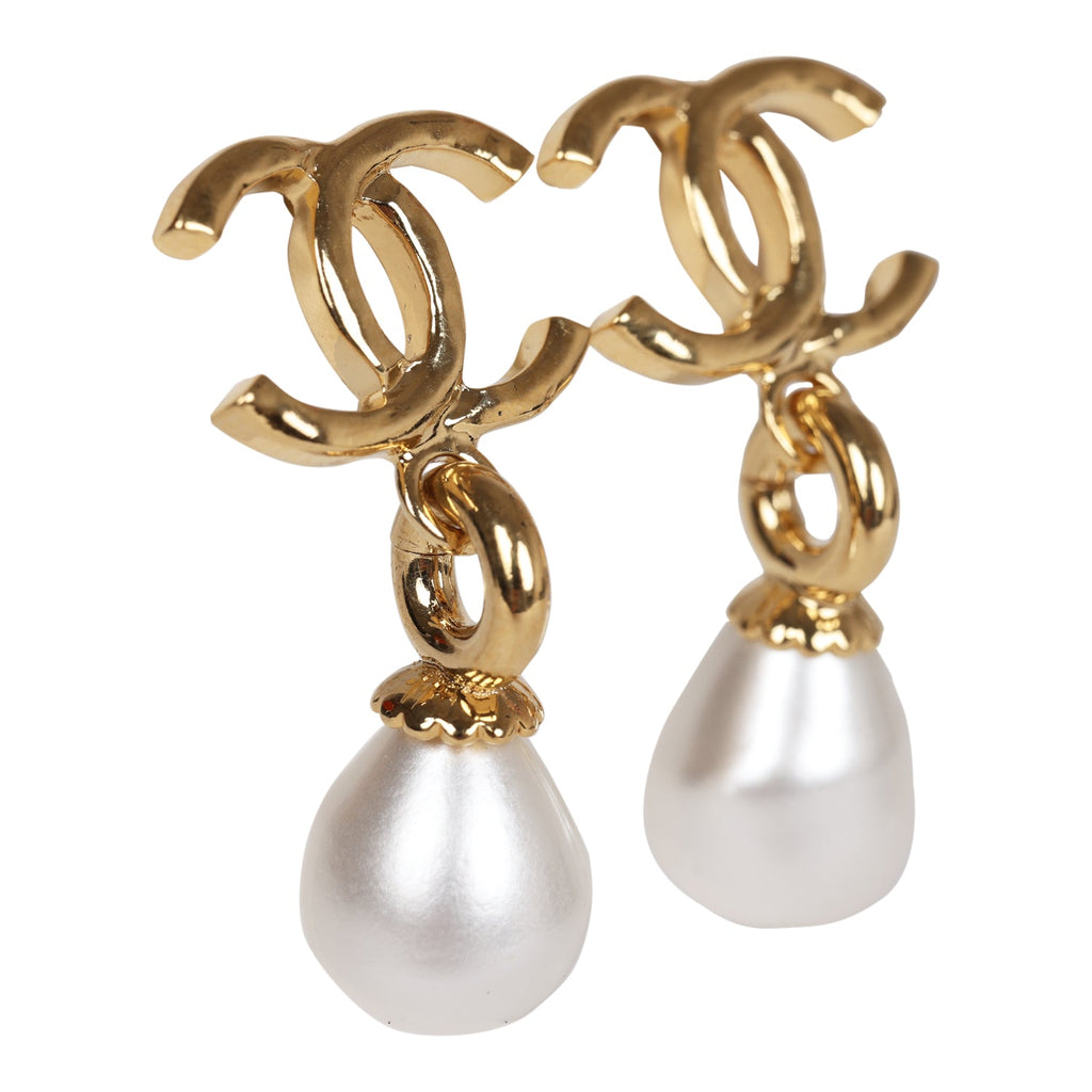 CHANEL Pearl Drop CC Earrings – Friday Candy