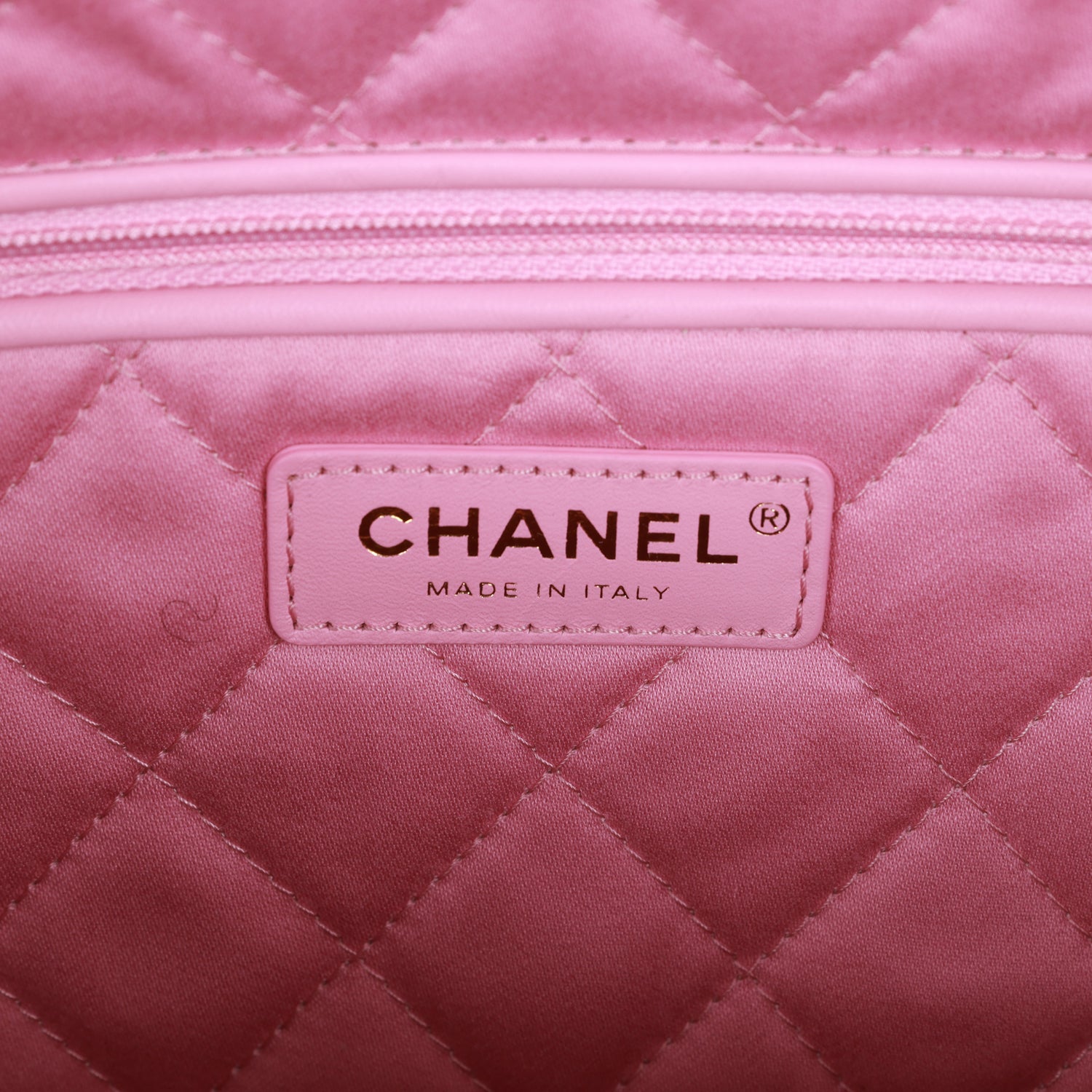CHAIN CLASSIC BAG 22 IN WHITE SMOOTH CALFSKIN SILVER HARDWARE