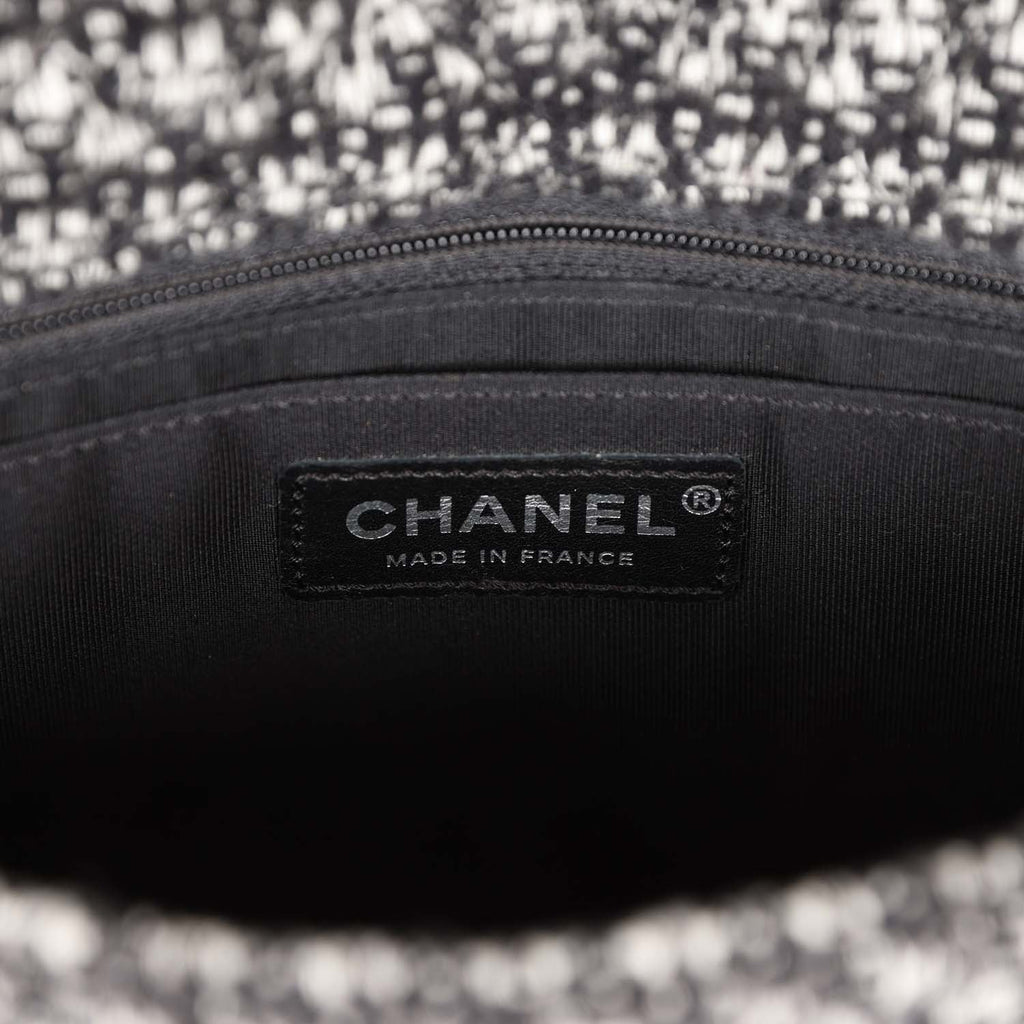 Pre-owned Chanel Medium Single Flap Black and White Tweed