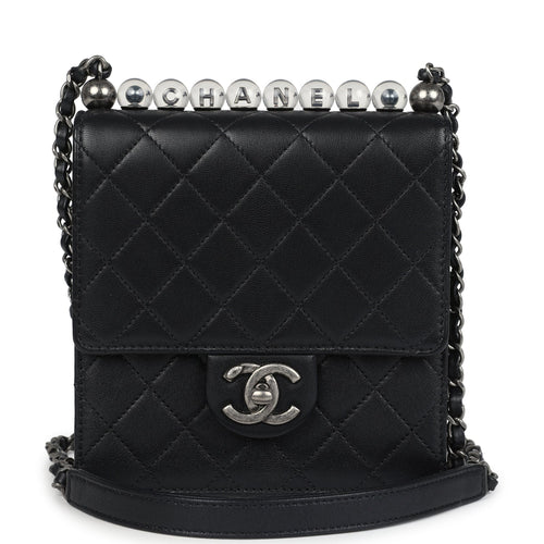 Pre-owned Chanel Chic Pearls Flap Bag Black Calfskin Aged Ruthenium Hardware