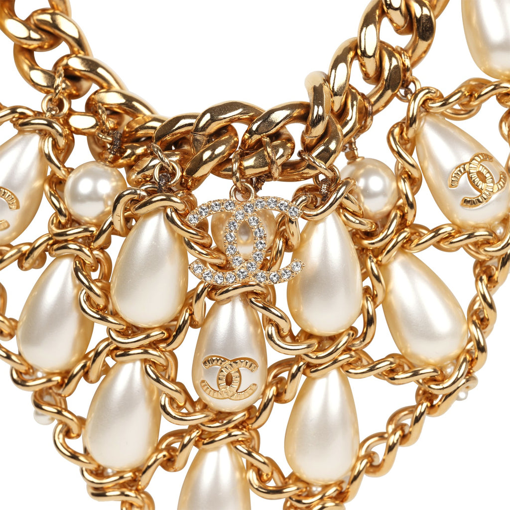 Channel Chain Pre-owned Chanel Layered Pearl Cluster Necklace Gold Hardware