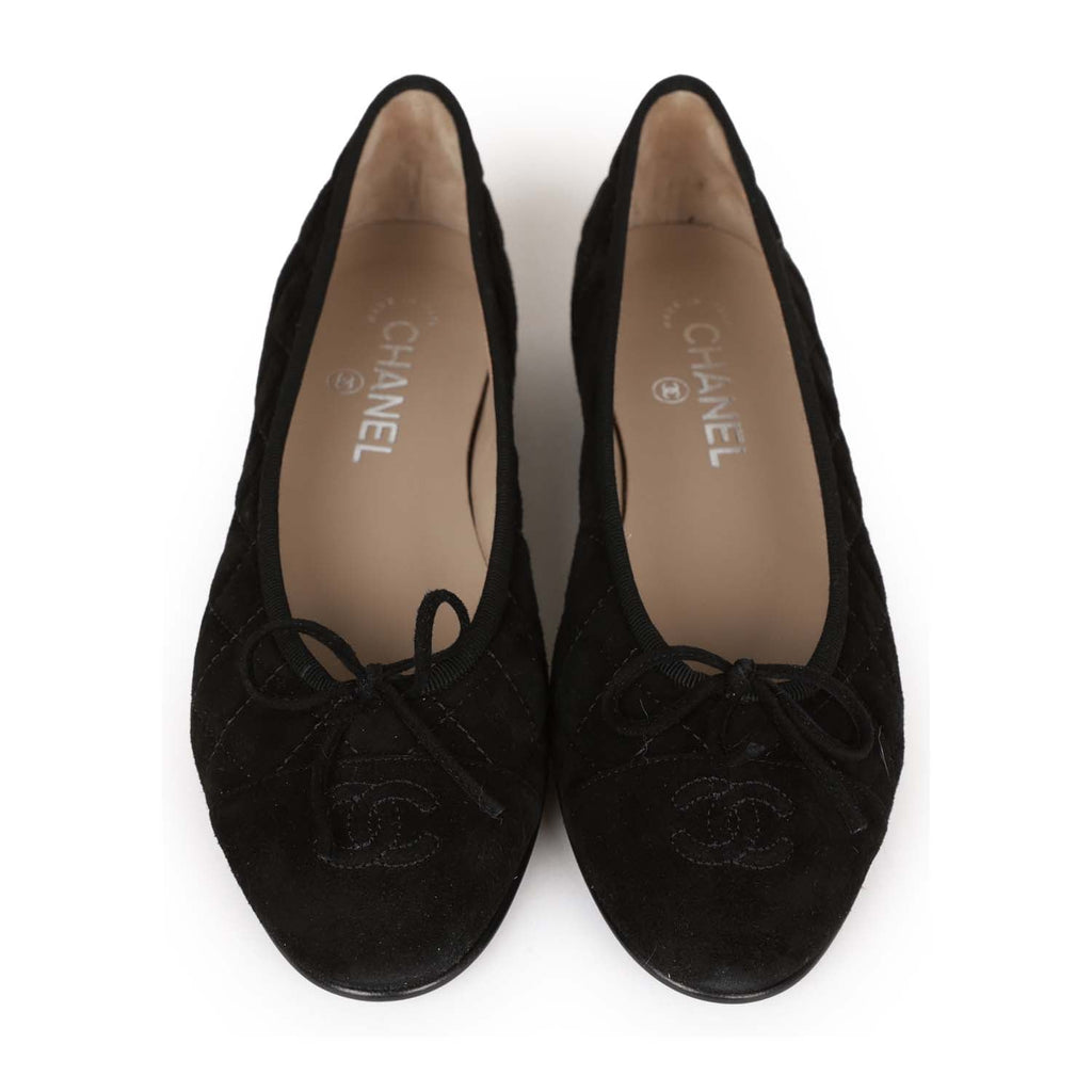 Chanel Beige/Black Patent Leather And Velvet CC Cap Toe Bow Ballet Flats  Size 40