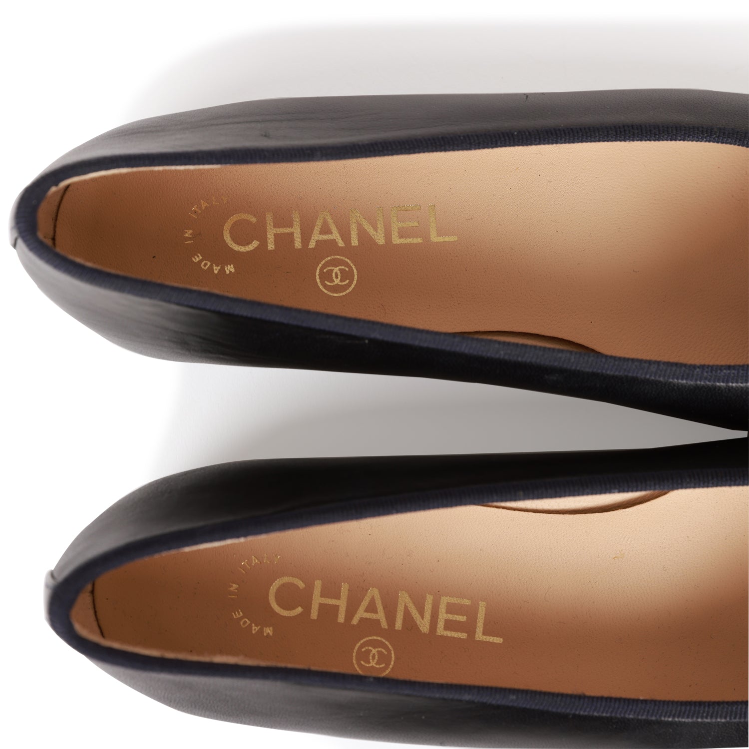 CHANEL 26S BALLET FLATS IN LIGHT BLUE QUILTED CALFSKIN WITH BOW