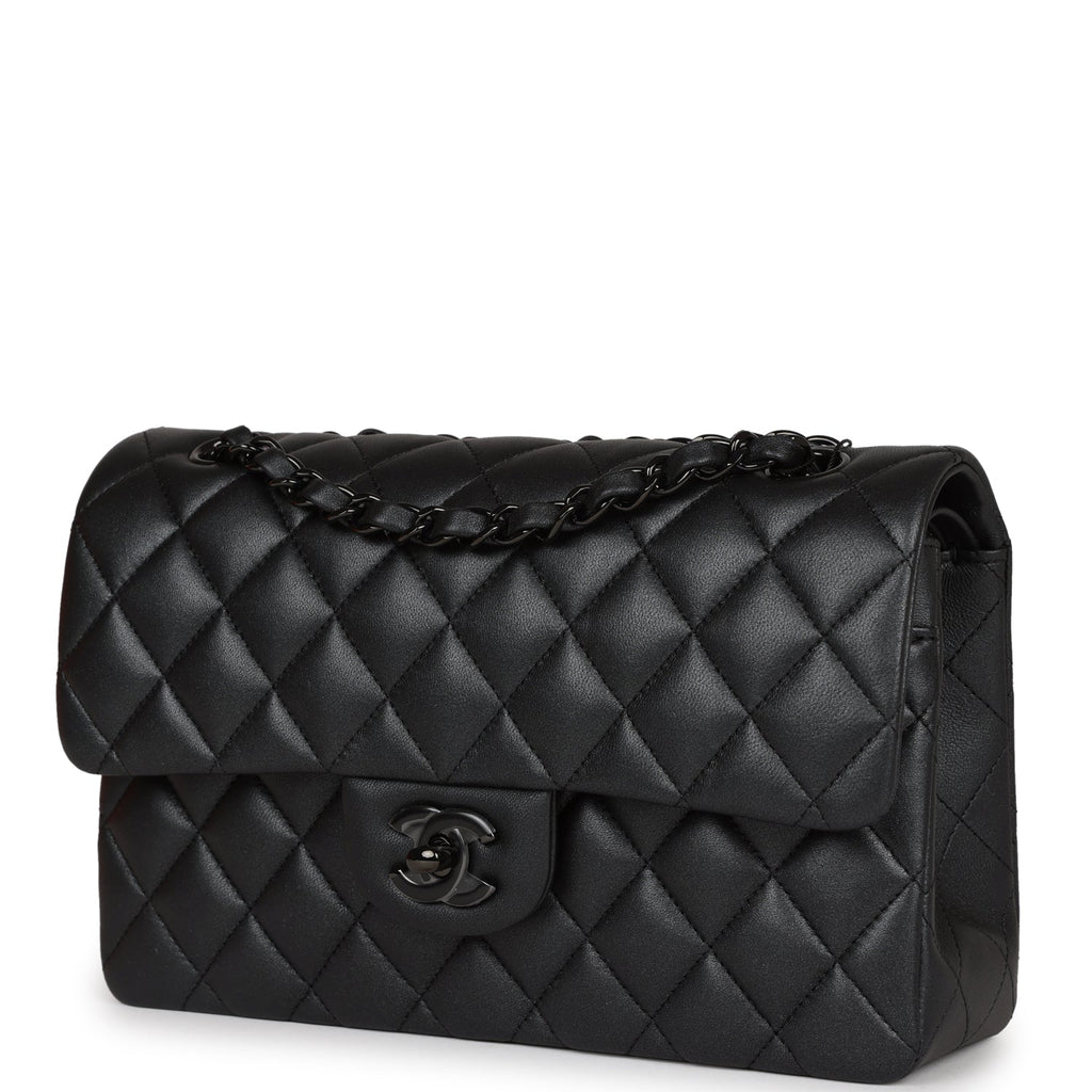 Mua Túi Đeo Chéo Nữ Chanel 23S Mini Rectangular Flap Bag Shiny Lambskin  Black GHW Màu Đen - Chanel - Mua tại Vua Hàng Hiệu h088198