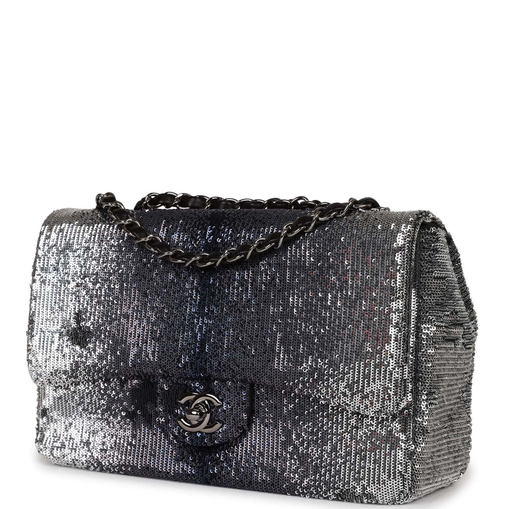 Limited Edition Chanel Mini Flap bag shoulder bag in micro silver sequins,  SHW