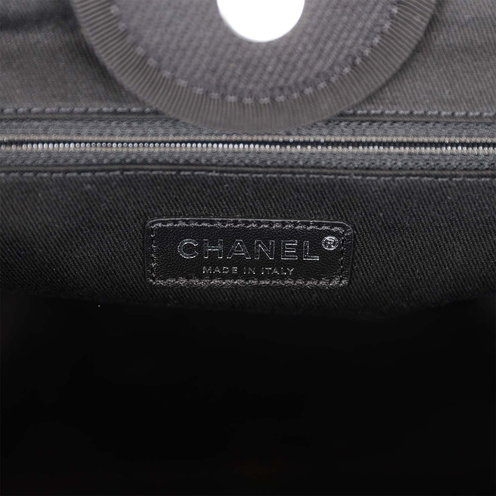 Deauville cloth handbag Chanel Black in Cloth - 25693725