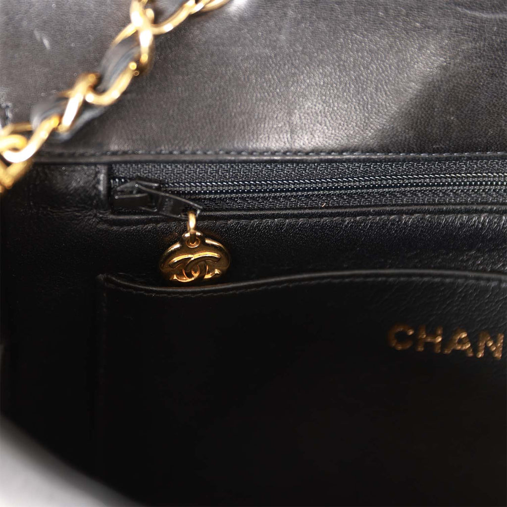 Chanel Black Quilted Lambskin Diana Flap Small Q6B0MW1IK1170