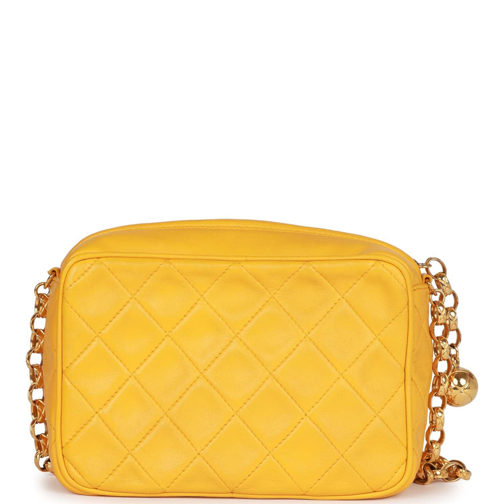 CHANEL 22 Bag in YELLOW