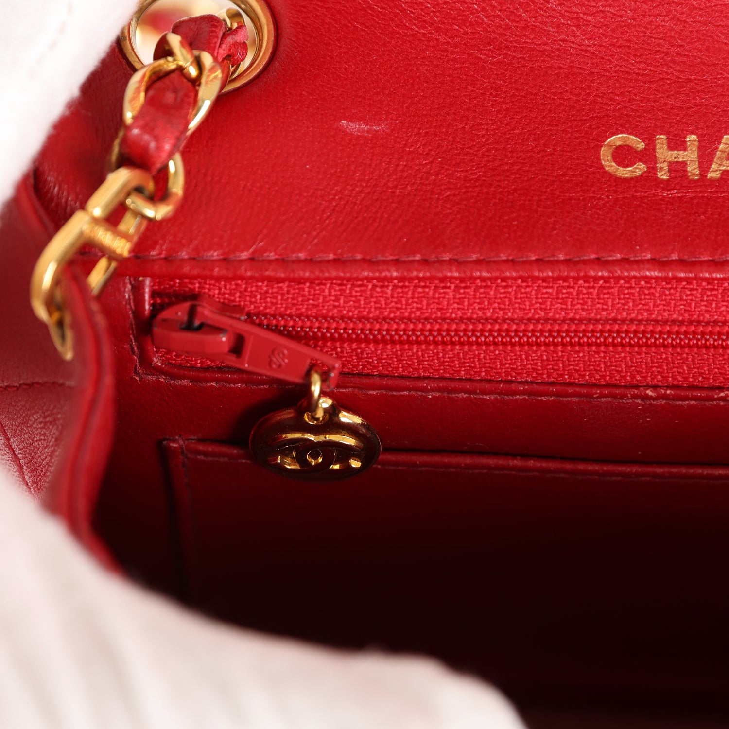 PUFFER SMALL 29 IN RED LAMBSKIN GOLD HARDWARE