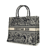 Christian Dior Large "Toile de Jouy" Book Tote Blue and Ecru Embroidered Canvas - Thumbnail View 5