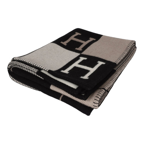 Hermes Hankachi Handkerchief Gift Set Jacquard D'H Gris Clair Rose Cla –  Mightychic