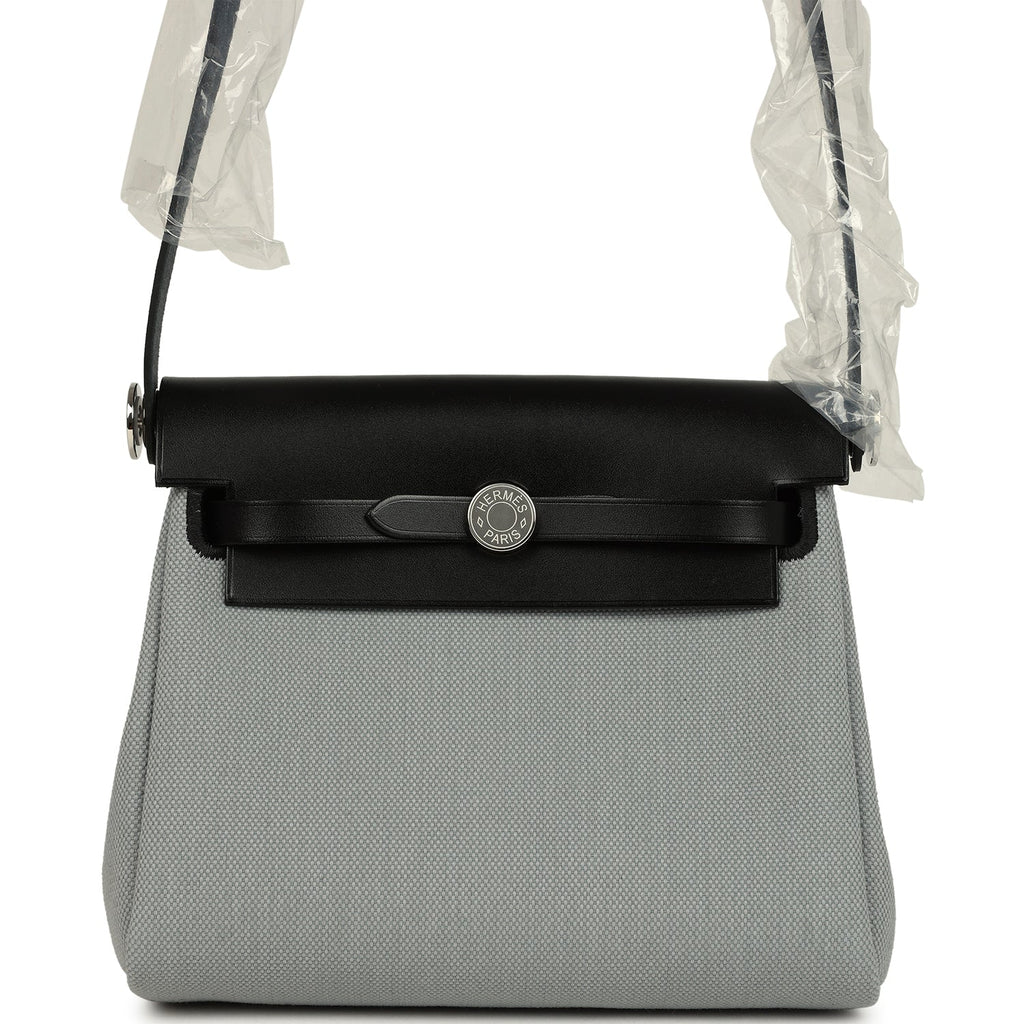 Hermes Herbag Zip 20 Mini Gris Pantin Toile Militaire Canvas Hermes Herbag Zip 20 Mini Gris Pantin Toile Militaire Canvas