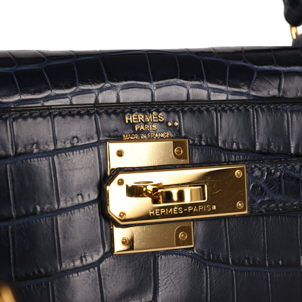 Hermès Kelly 25 Bleu Indigo Crocodile Niloticus With Gold Hardware - AG  Concierge Fzco