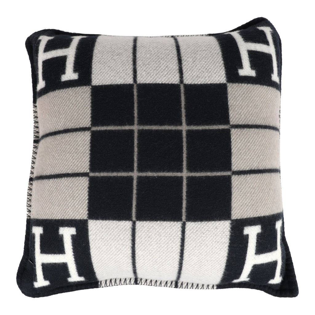 HERMÈS AVALON III PILLOW Small Model in Ecru and Black For Sale at HERMÈS AVALON III PILLOW Small Model in Ecru and Black For Sale at