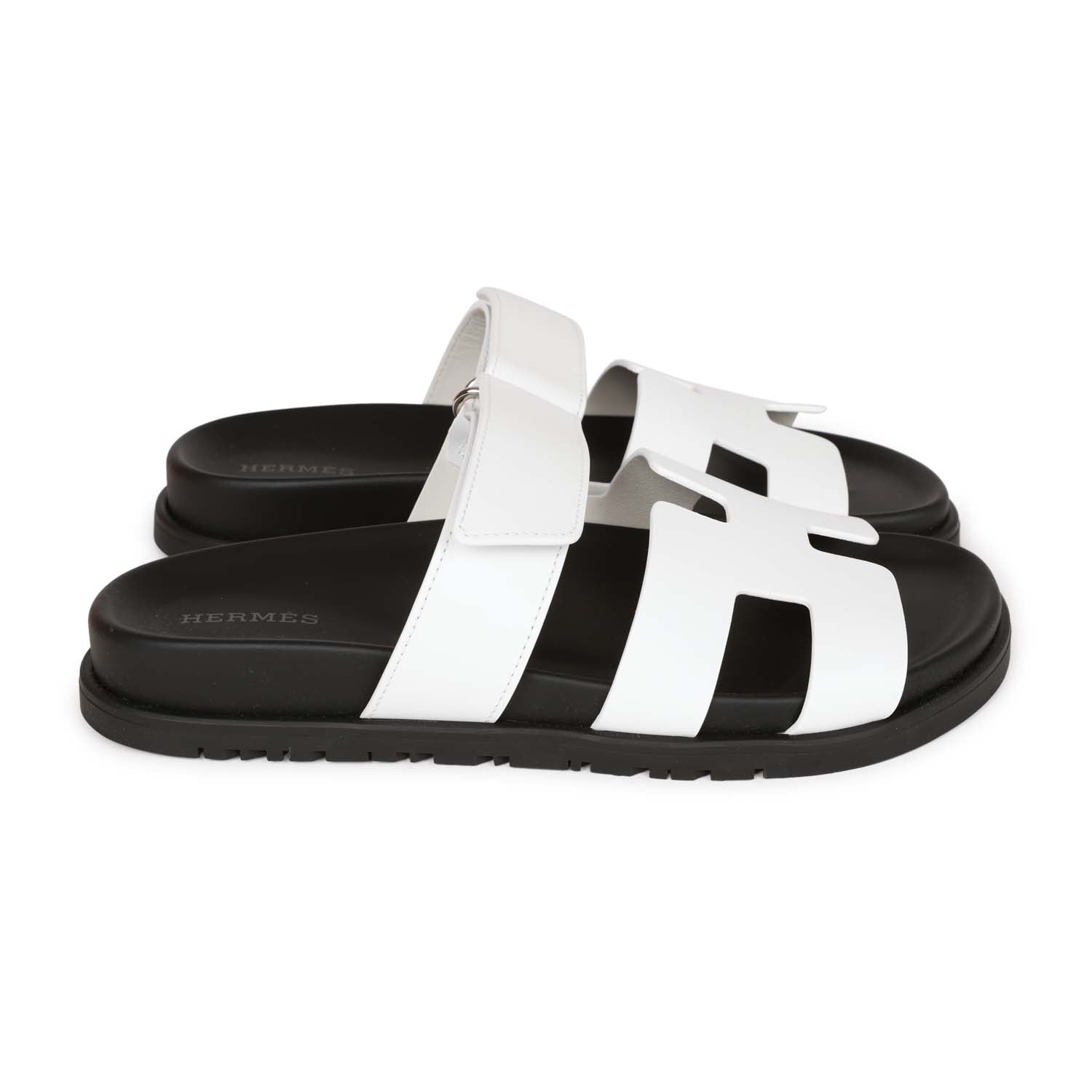 CHYPRE SANDAL IN SILVER METALLIC CALFSKIN