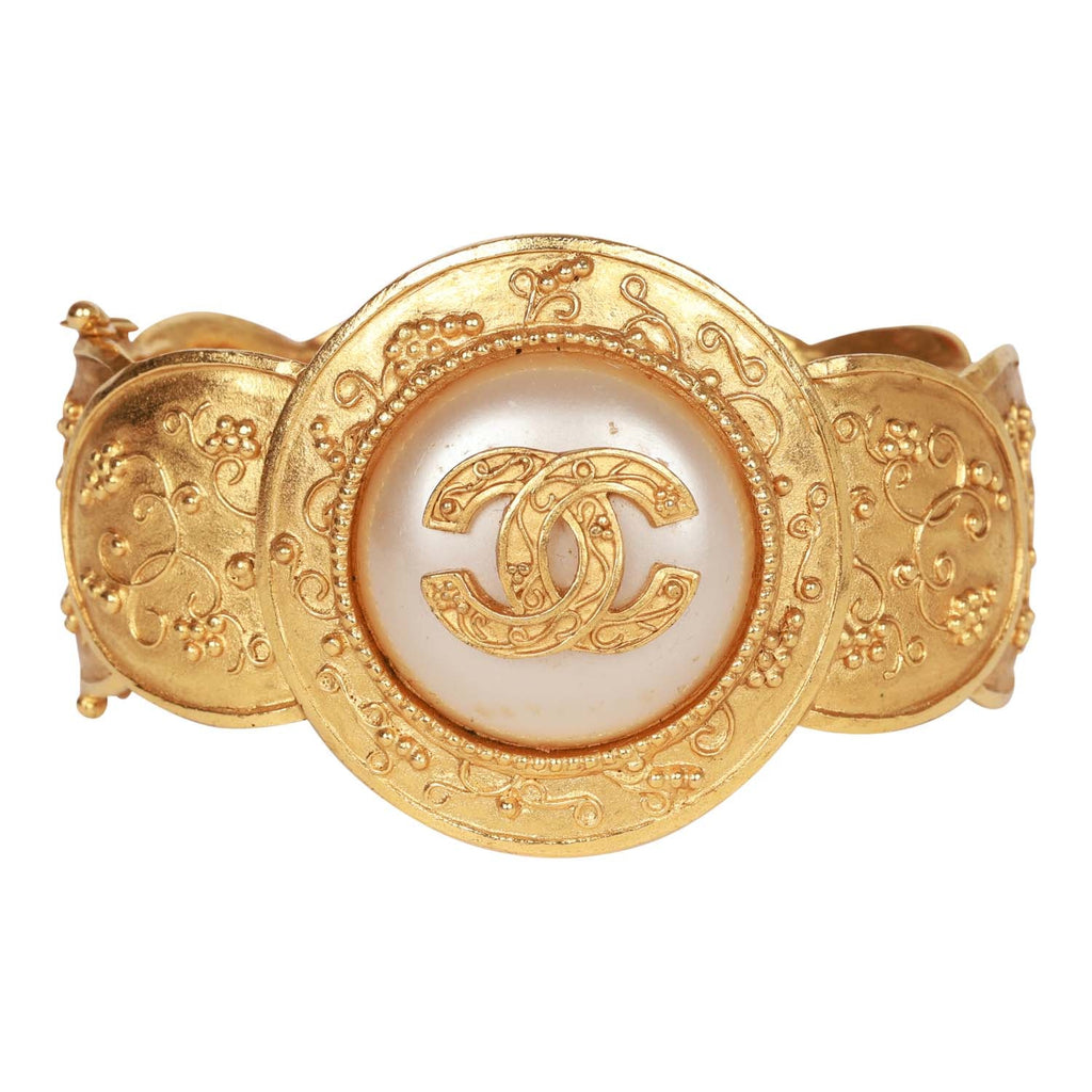 Vintage Chanel Gold Faux Pearl Textured Metal CC Logo Bracelet – Madison  Avenue Couture