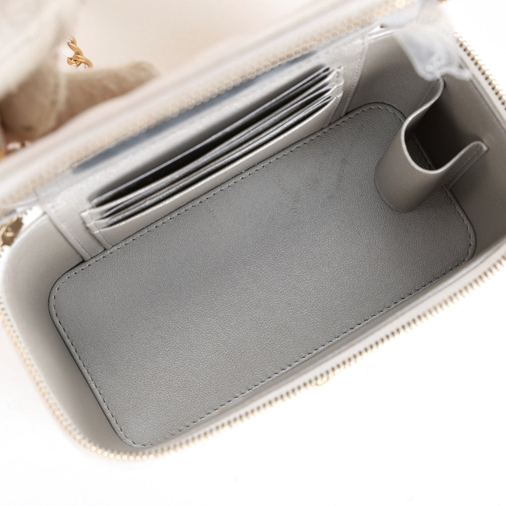 CHANEL Beige Lambskin Quilted Top Handle Mini Vanity Case – portluxe