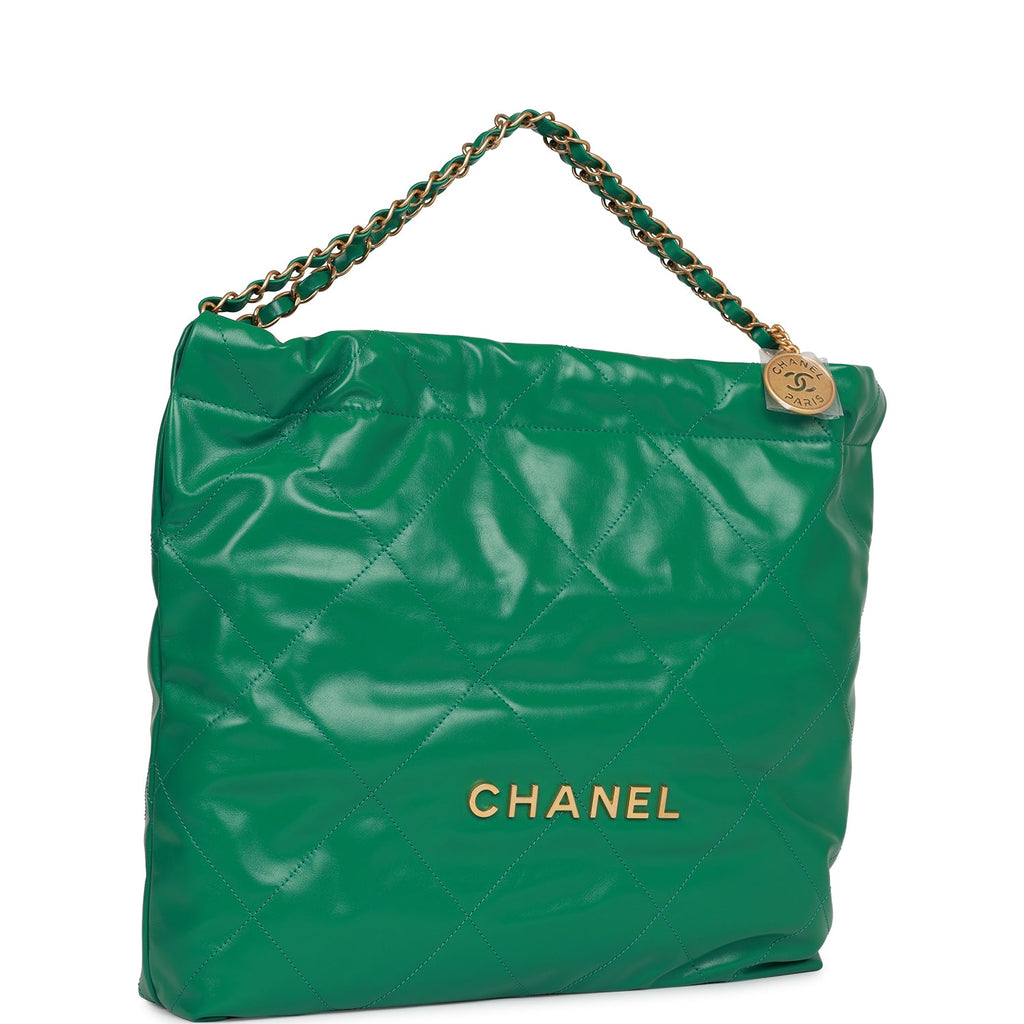 Chanel 22 leather handbag Chanel Green in Leather - 34326004