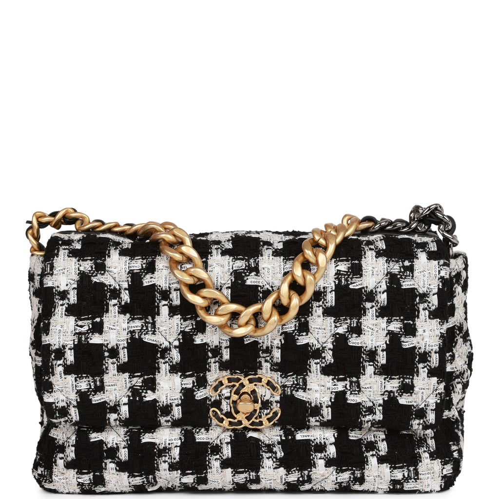 CHANEL 19K Houndstooth Tweed 19 Small BeigeBlack 28726596 New  Timeless  Luxuries