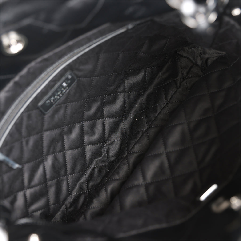 Chanel Small 22 Bag SO Black Calfskin Black Hardware – Madison Avenue  Couture