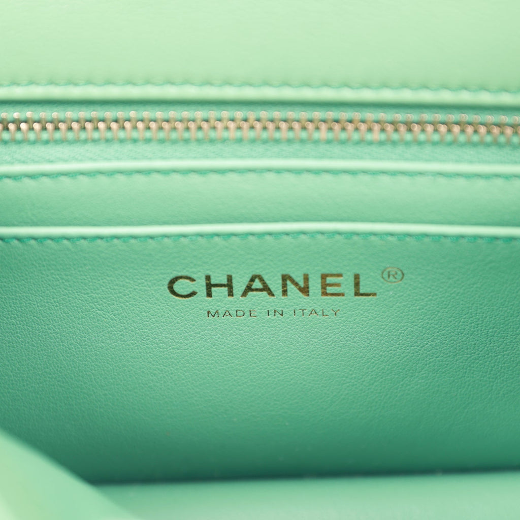 Pre-owned Chanel Dark Ombre Green Bag