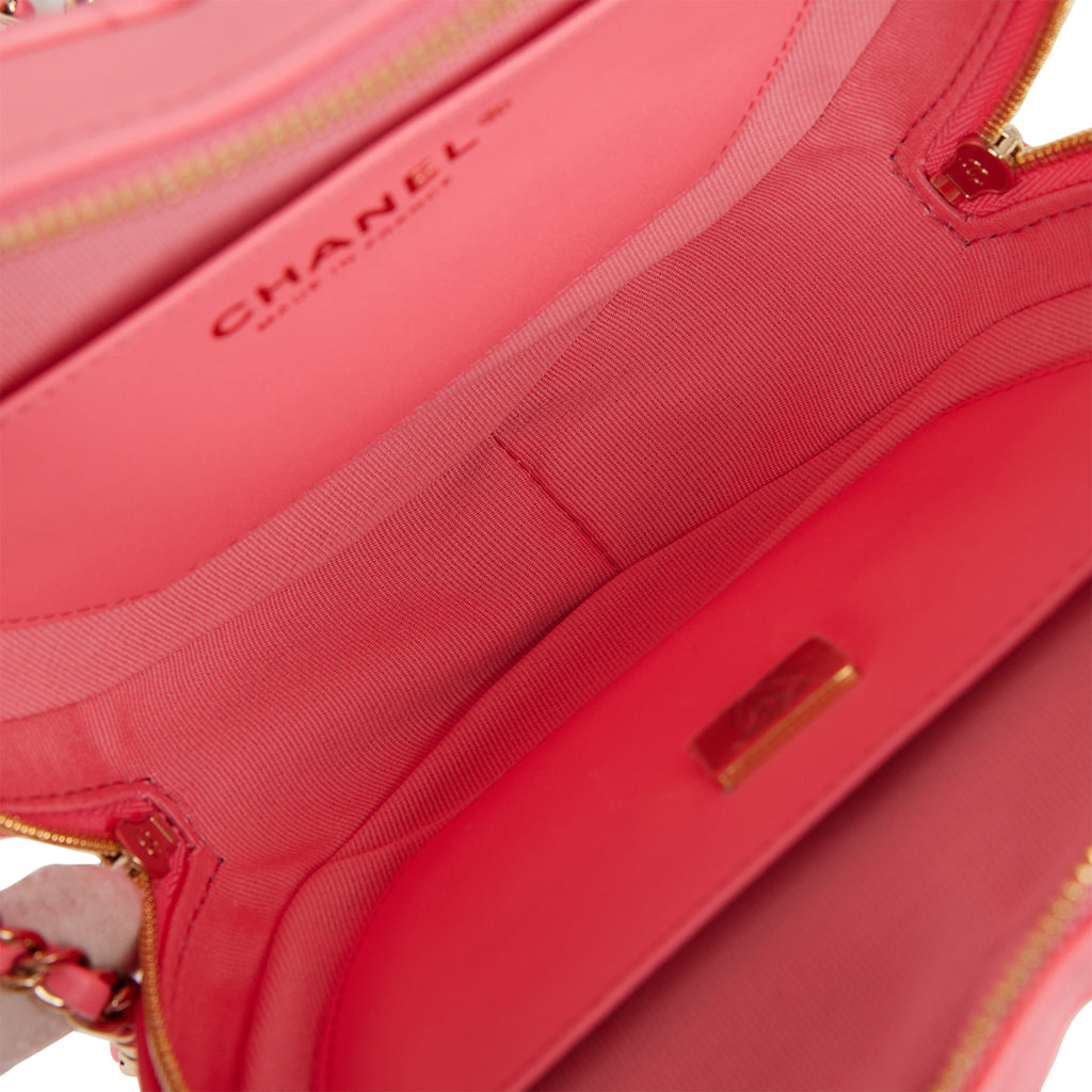Chanel CC in Love Heart Pink Large Bag 8️⃣6️⃣0️⃣0️⃣