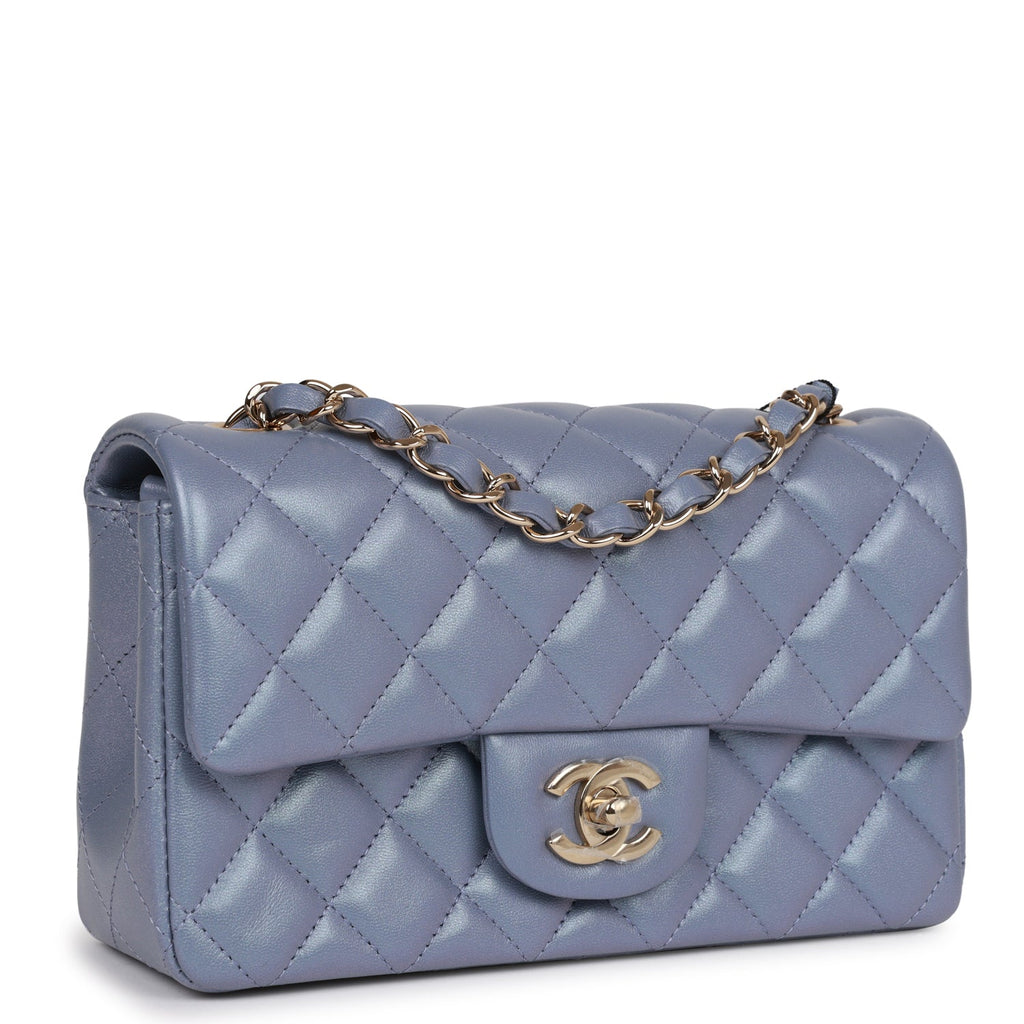 Chanel NWT 2022 Light Blue Lambskin Leather Quilted Medium 19 Bag For Sale  at 1stDibs
