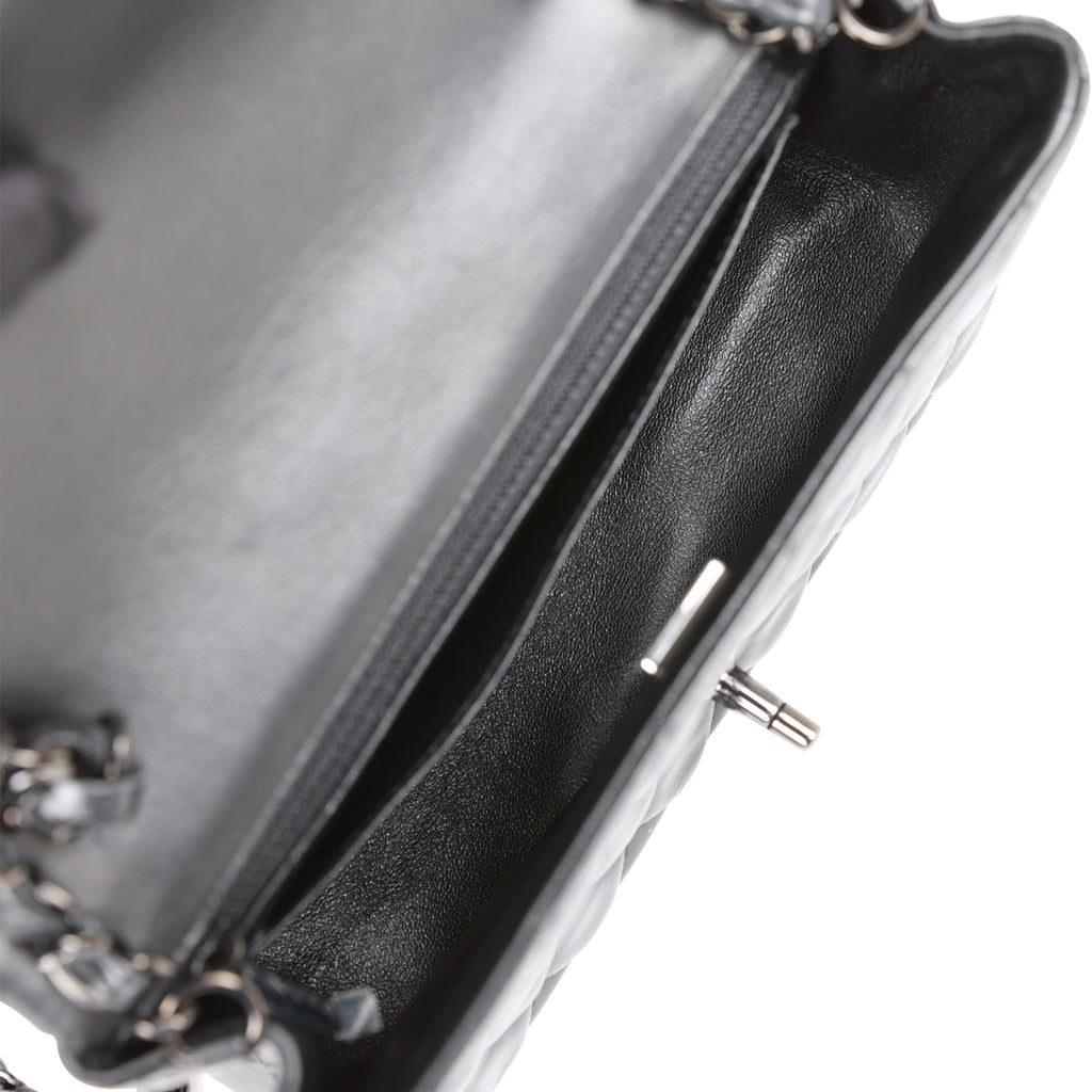 Mini flap bag, Lambskin, black — Fashion | CHANEL