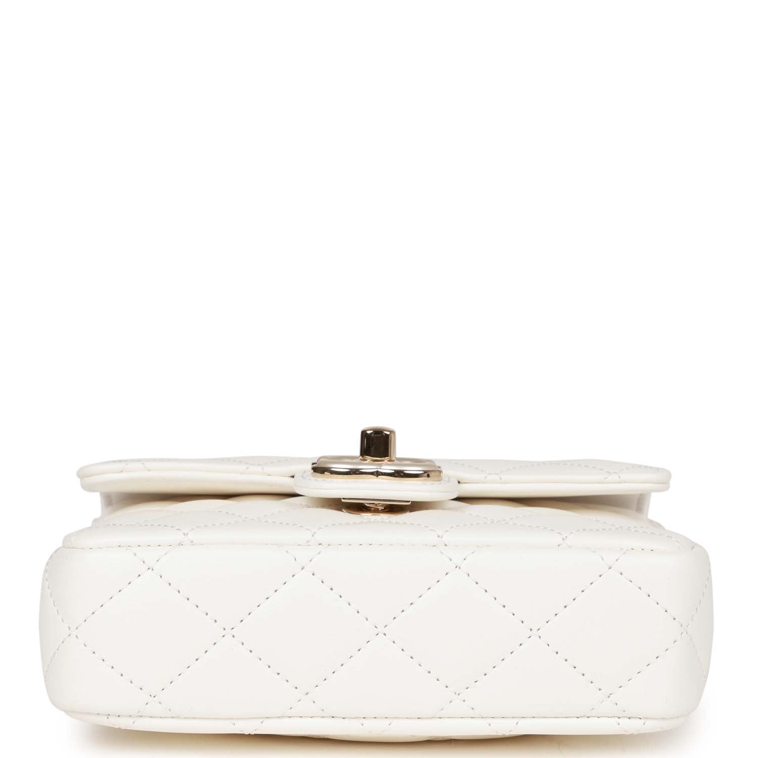 24a small flap bag 23cm black lambskin pearl and gold hardware