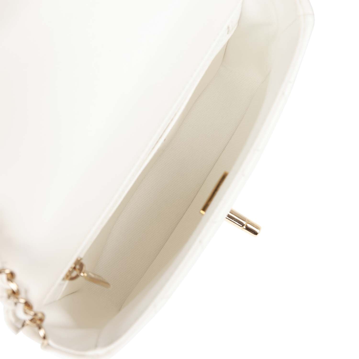 24a small flap bag 23cm black lambskin pearl and gold hardware main image 1