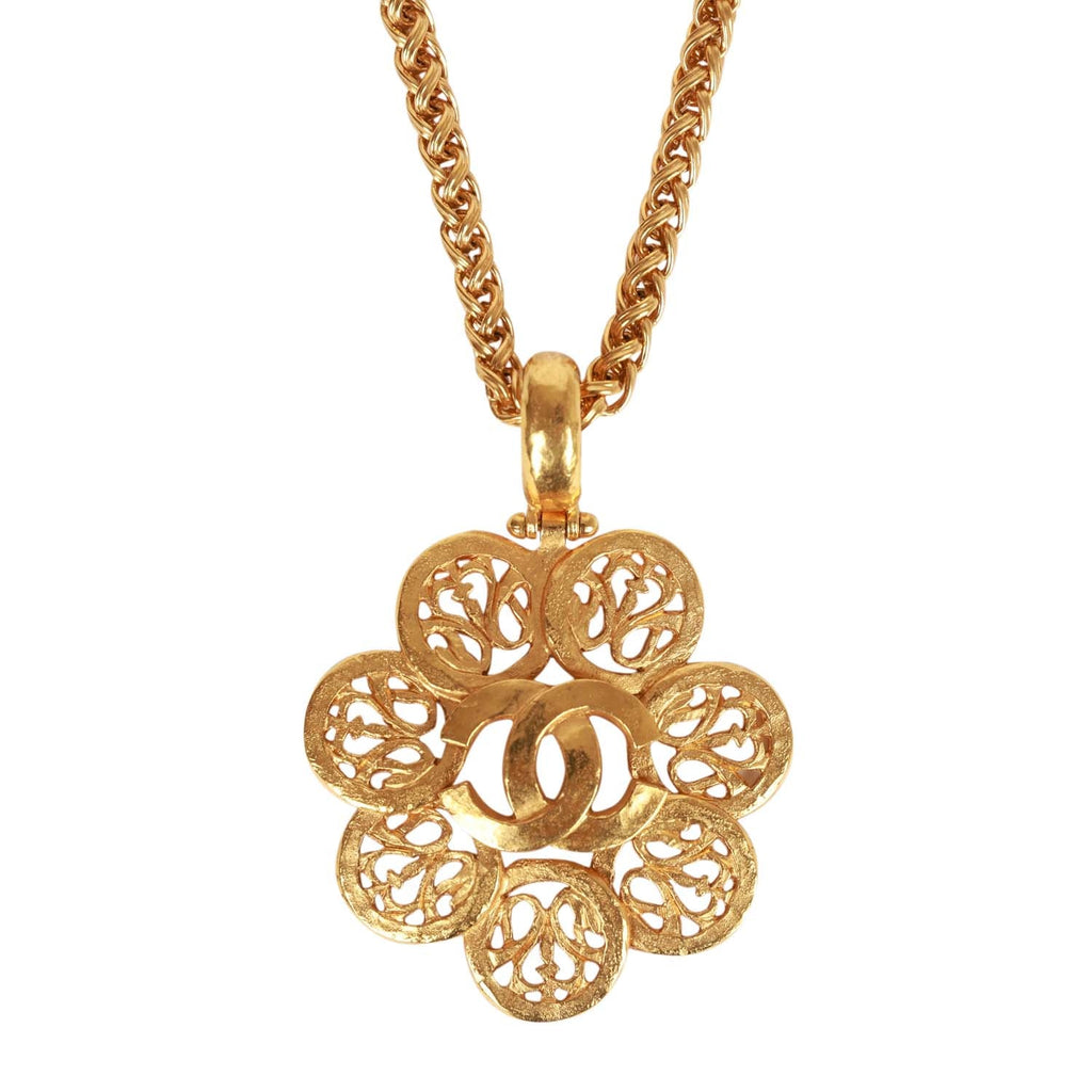 Vintage Chanel Gold Plated Interlocking CC Medallion Necklace