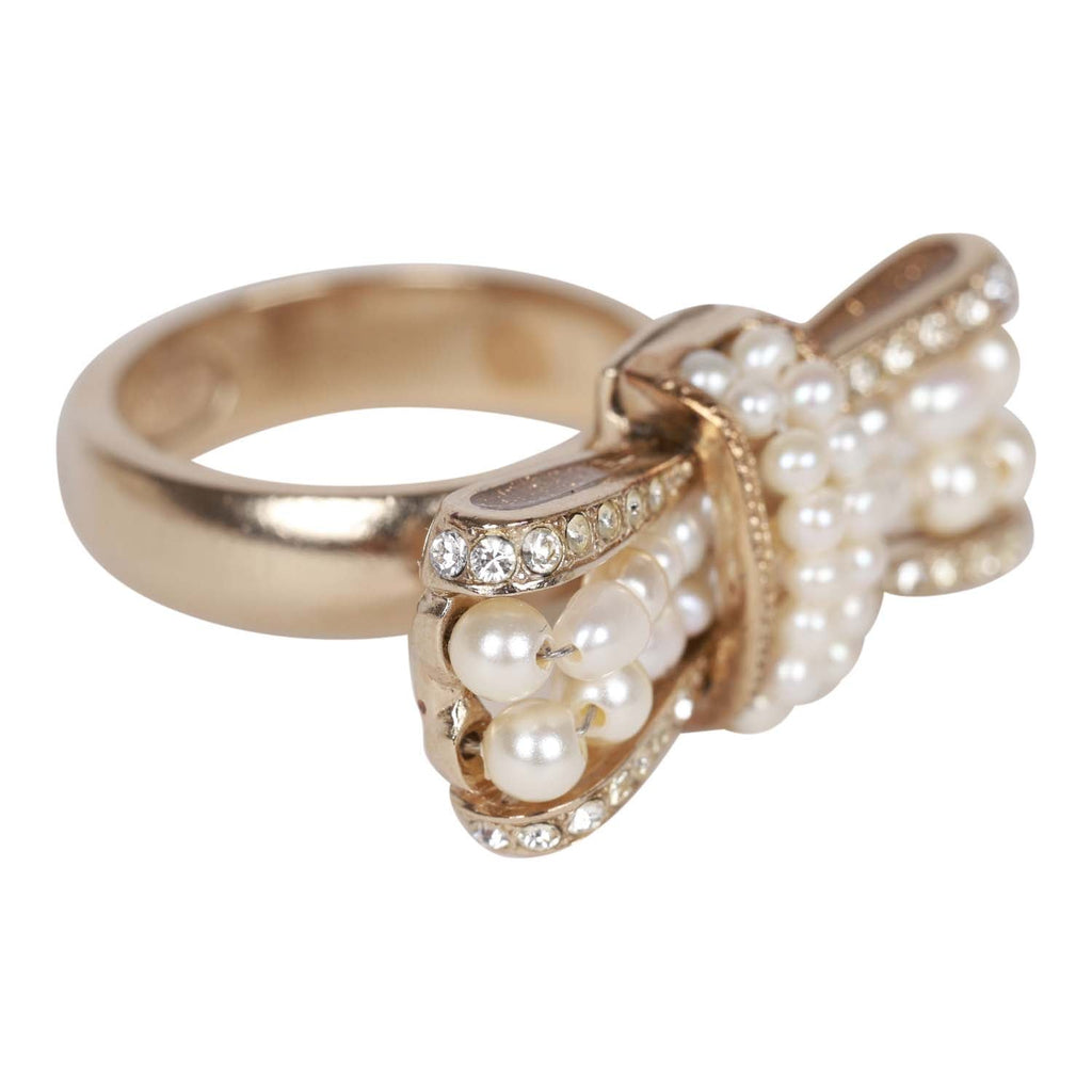 Chanel Gold CC Faux Pearl Bow Ring – Madison Avenue Couture