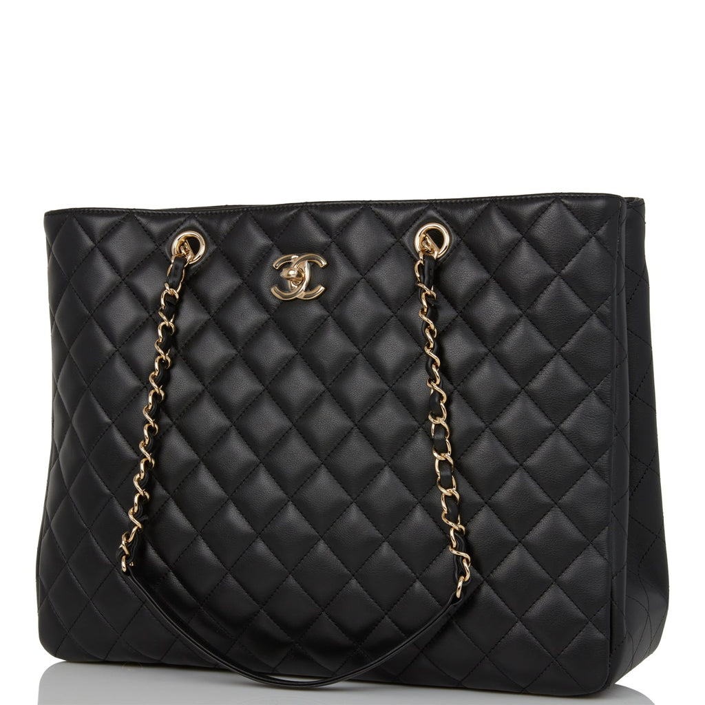 Small flap bag, Lambskin, black — Fashion