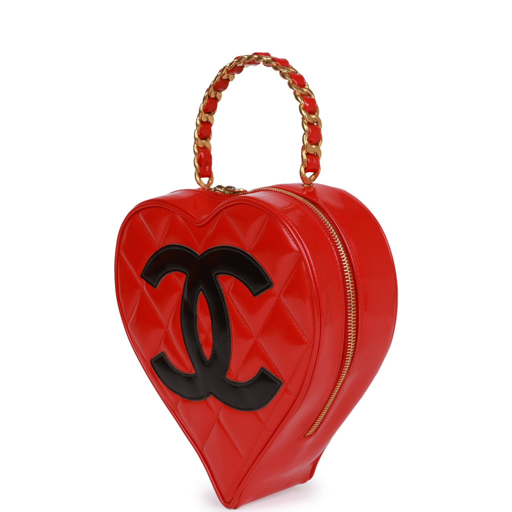 One of the most iconic Chanel vintage bags - Heart Vanity Handbag from 1995  ❤️ 📷 @kristinesnord