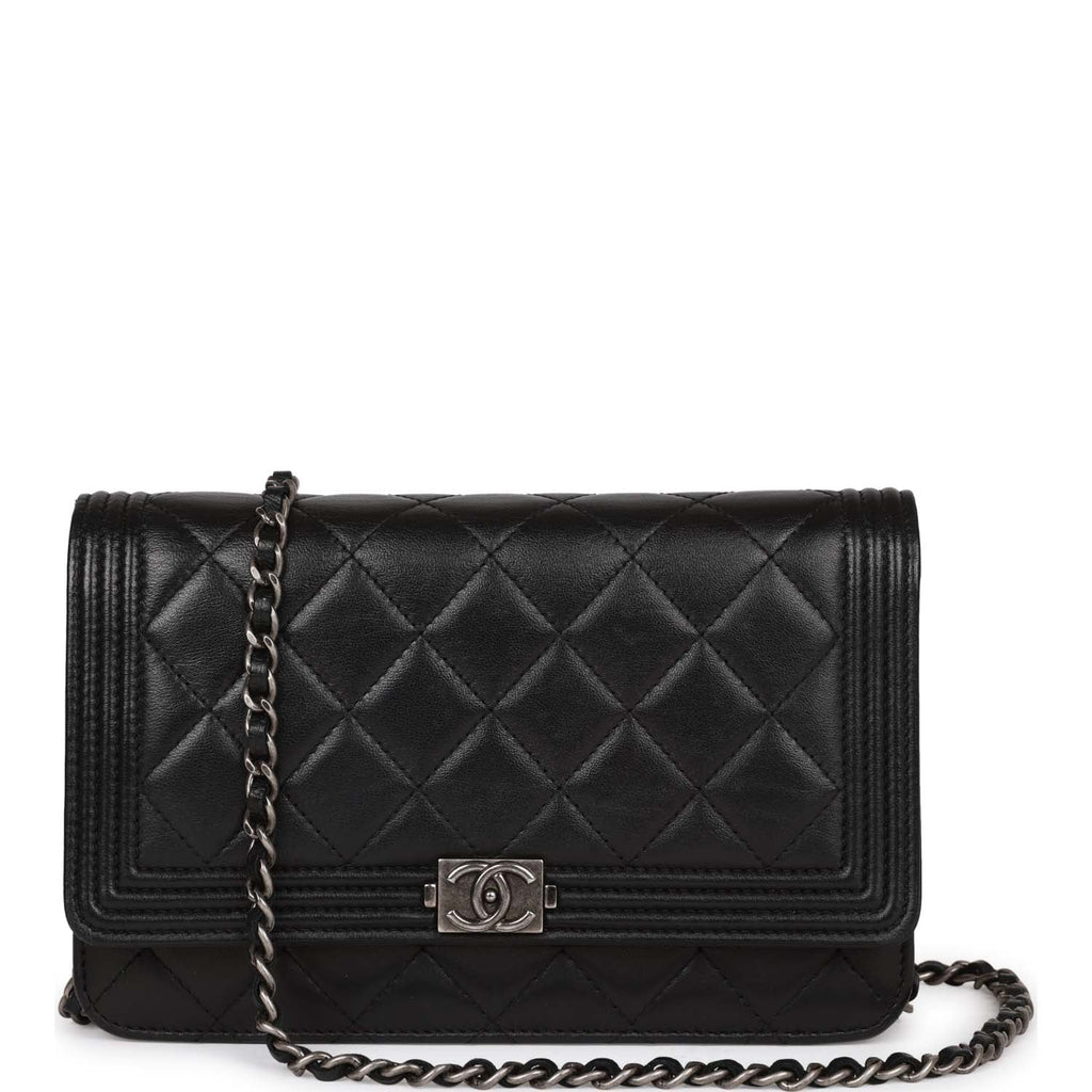  Chanel, Pre-Loved Black Quilted Lambskin Classic Wallet on Chain  (WOC), Black : Luxury Stores