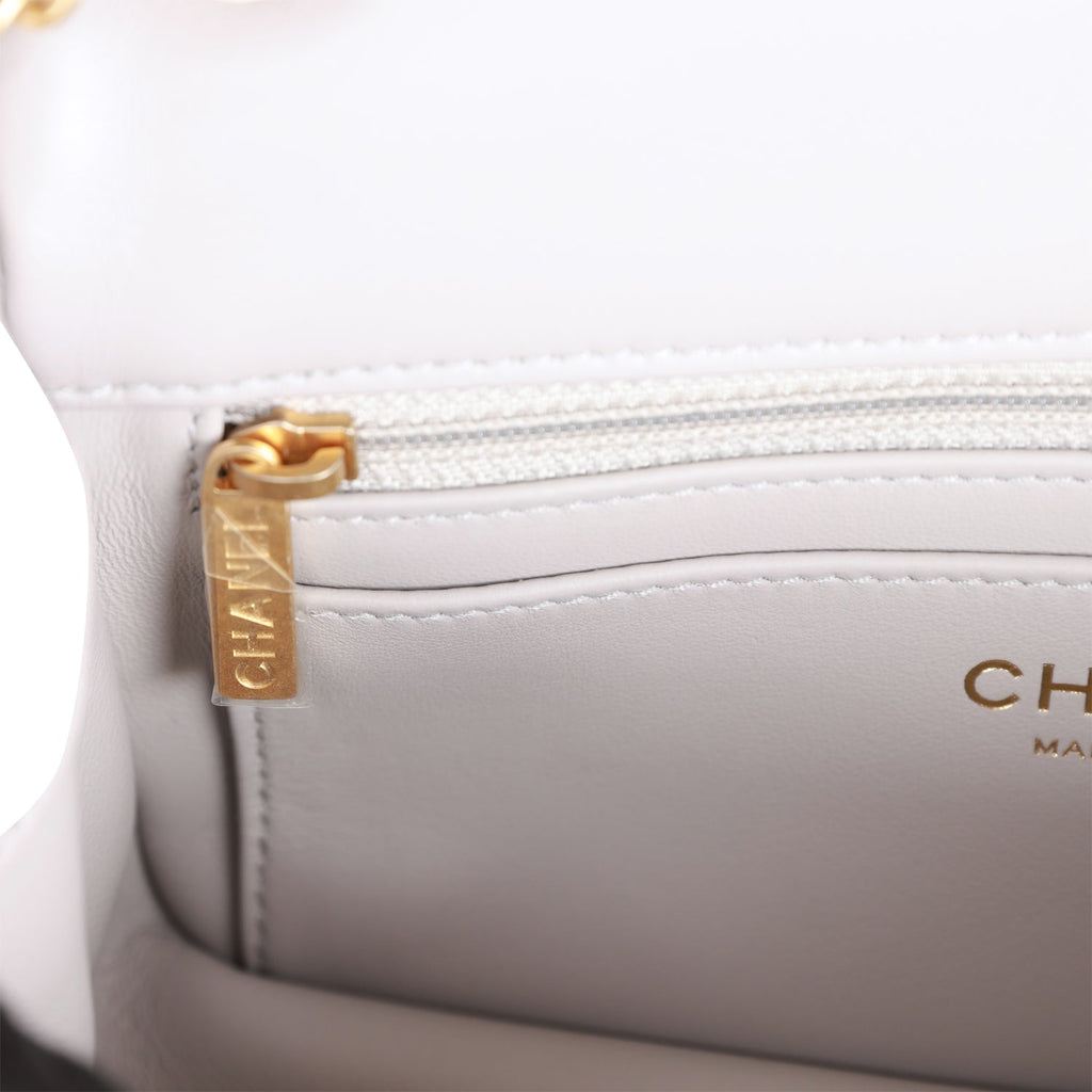 Chanel Runway Light Grey Square Mini Flap Pearl Crush Bag Lambskin  ref.196808 - Joli Closet