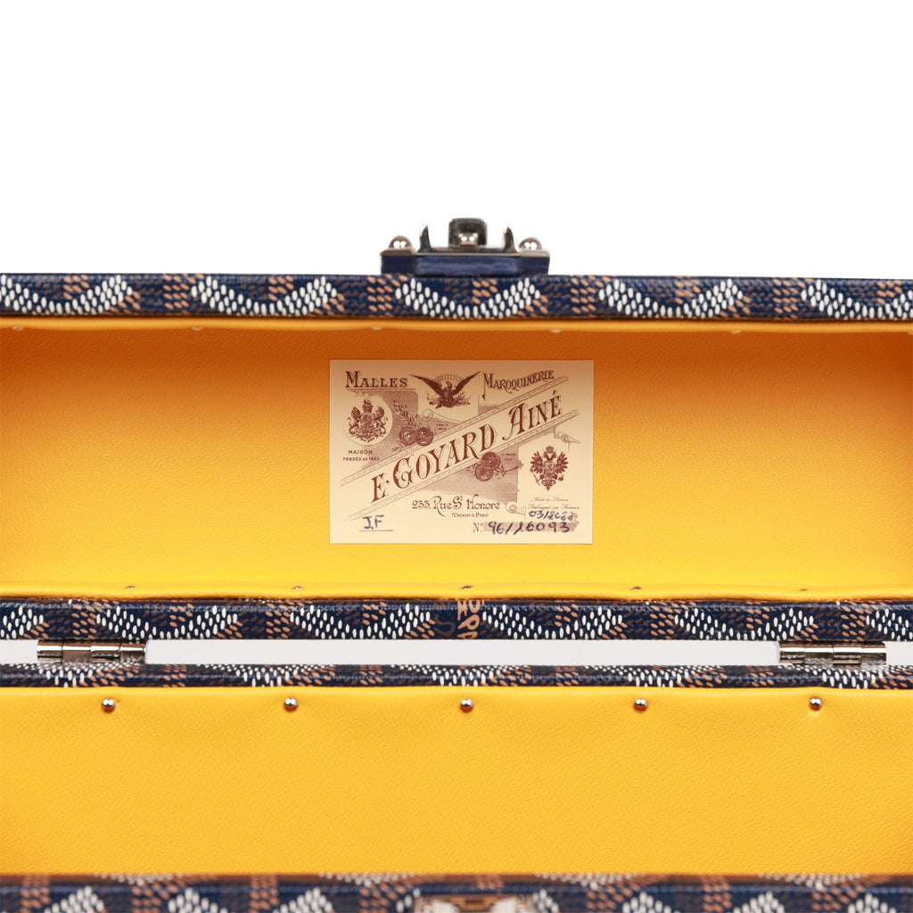 TREASURE BOX Introducing the Cassette trunk bag **ÉCRIN À TRÉSORS Découvrez  le sac malle Cassette #goyard #sogoyard #timelessstyle, By Maison Goyard