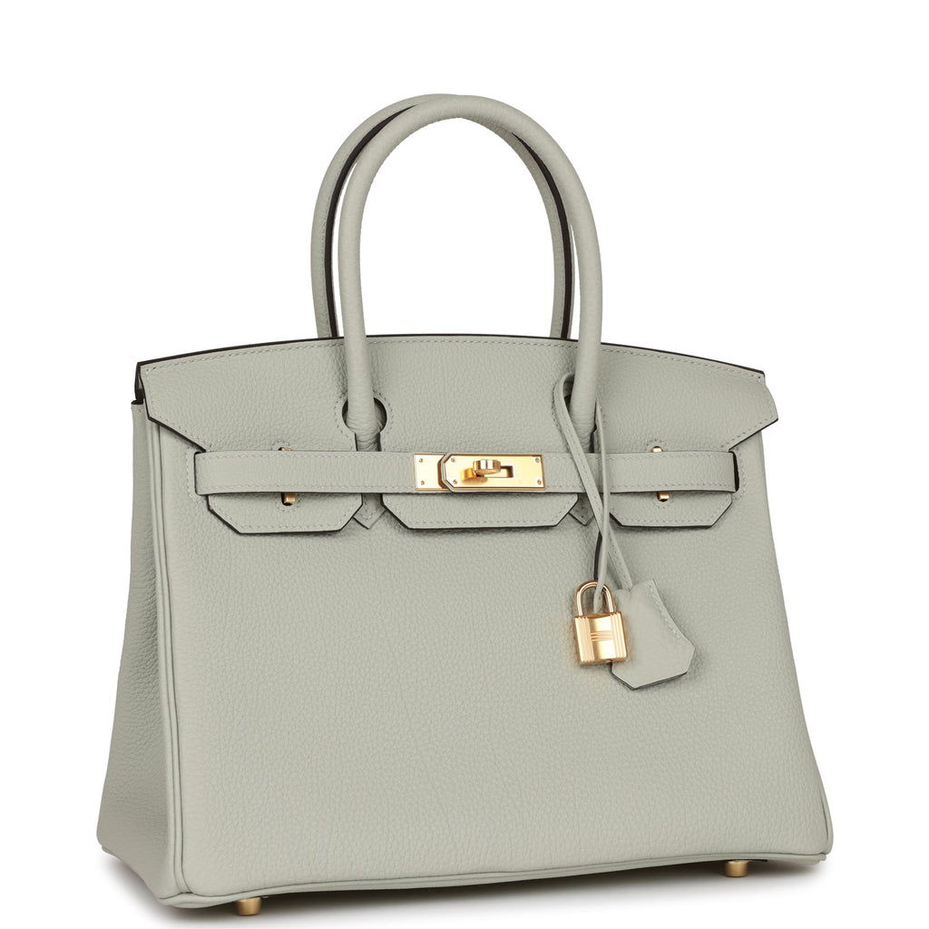 Bag of the day! 🩶 Carry on with this classy Birkin 30 in Gris