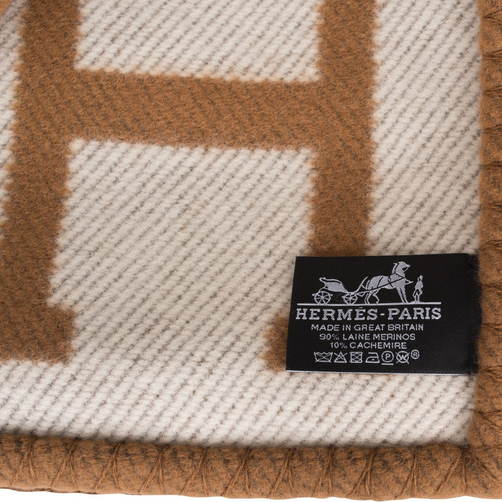 Hermes Classic Avalon Ecru and Camel Blanket – Madison Avenue Couture