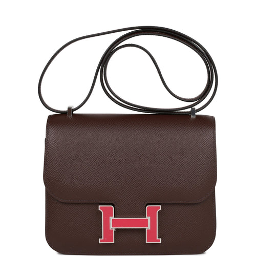 Hermes constance rouge  Crossbody bag outfit, Hermes crossbody