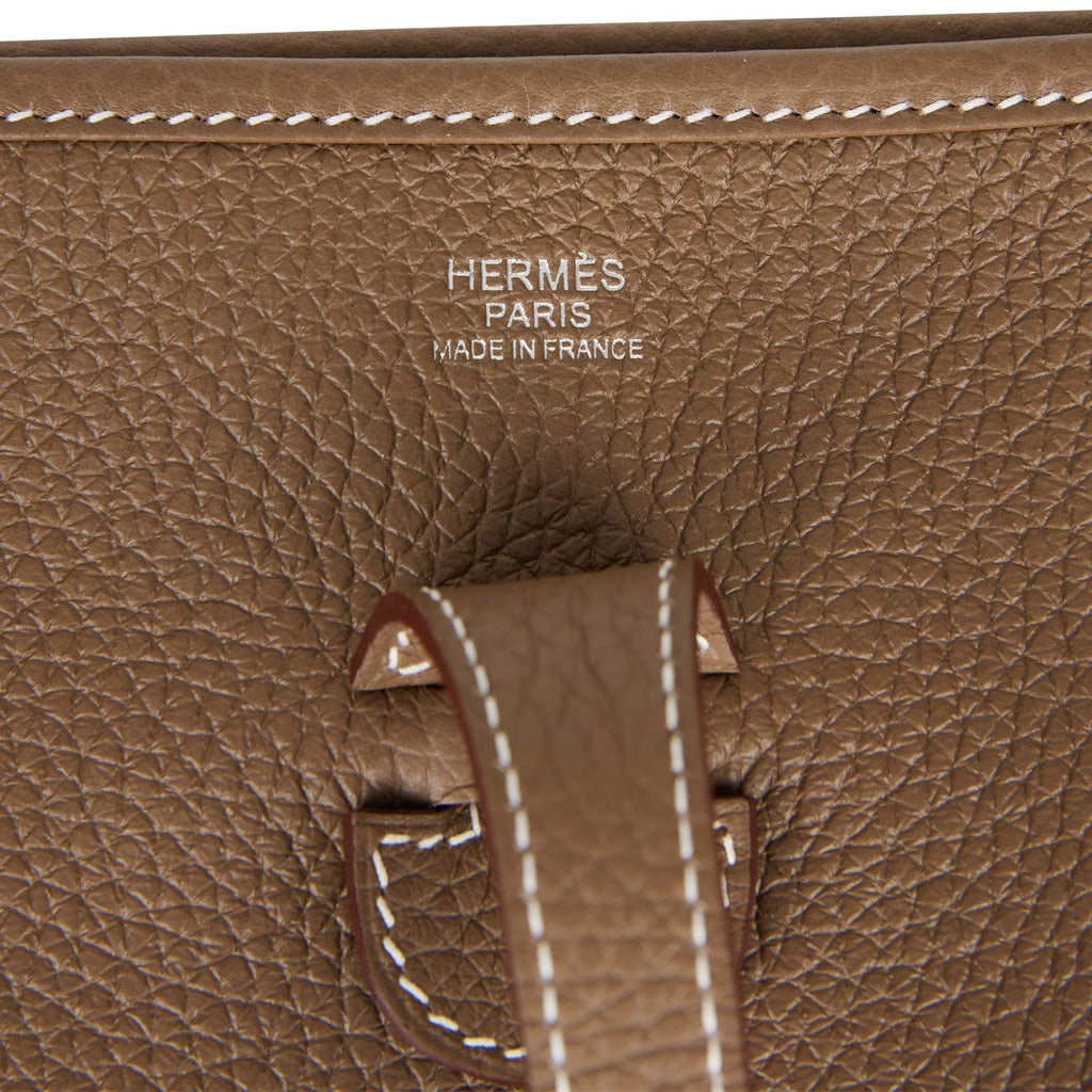 Hermès Evelyn III PM e Evelyne III Green /Craie Canvas with Palladium  Hardware - Bags - Kabinet Privé