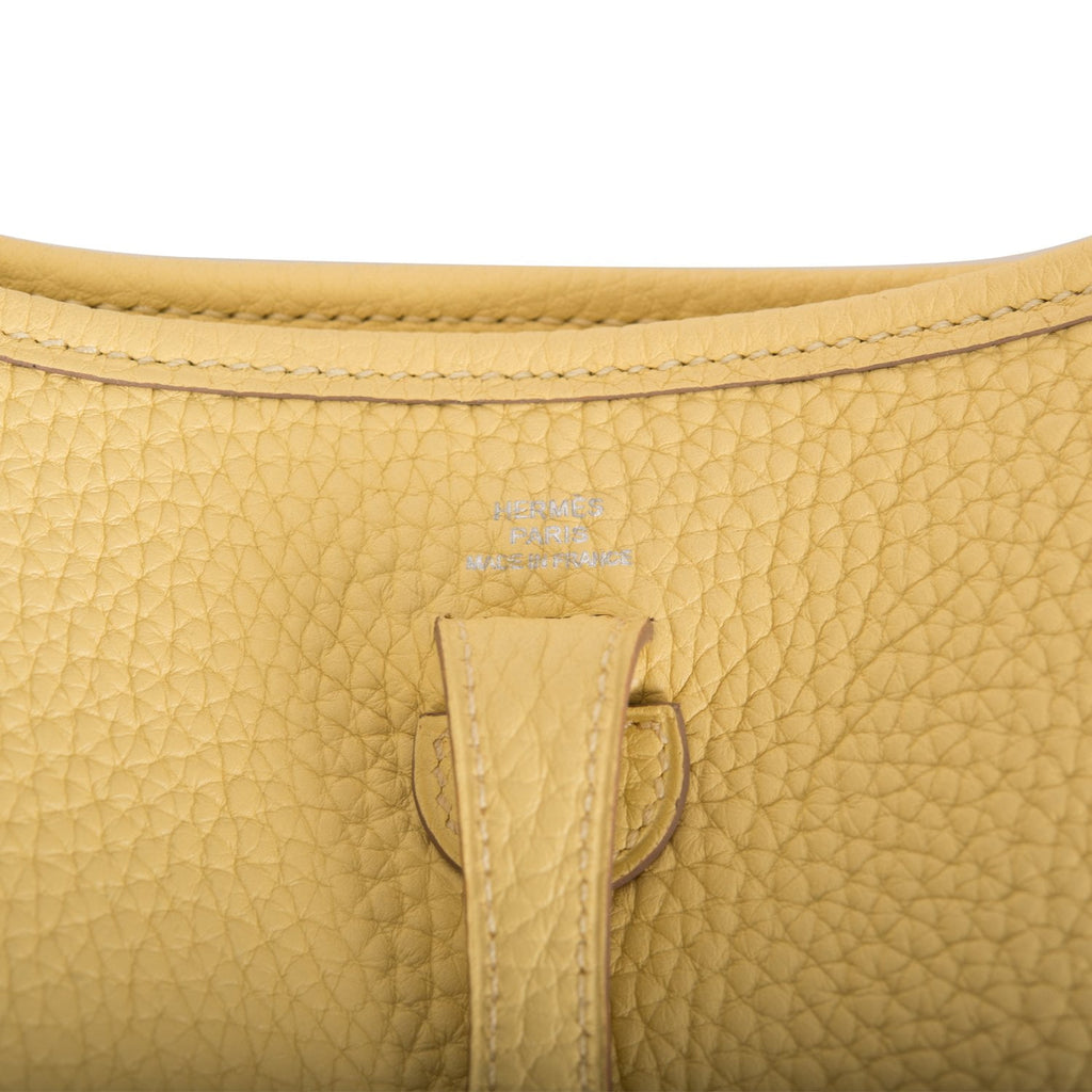 New] Hermès Craie Clemence Evelyne TPM Bag Palladium Hardware