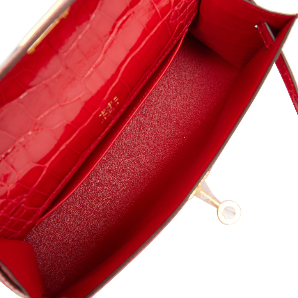 Hermes Kelly Pochette Rouge de Coeur Shiny Alligator Gold Hardware –  Madison Avenue Couture